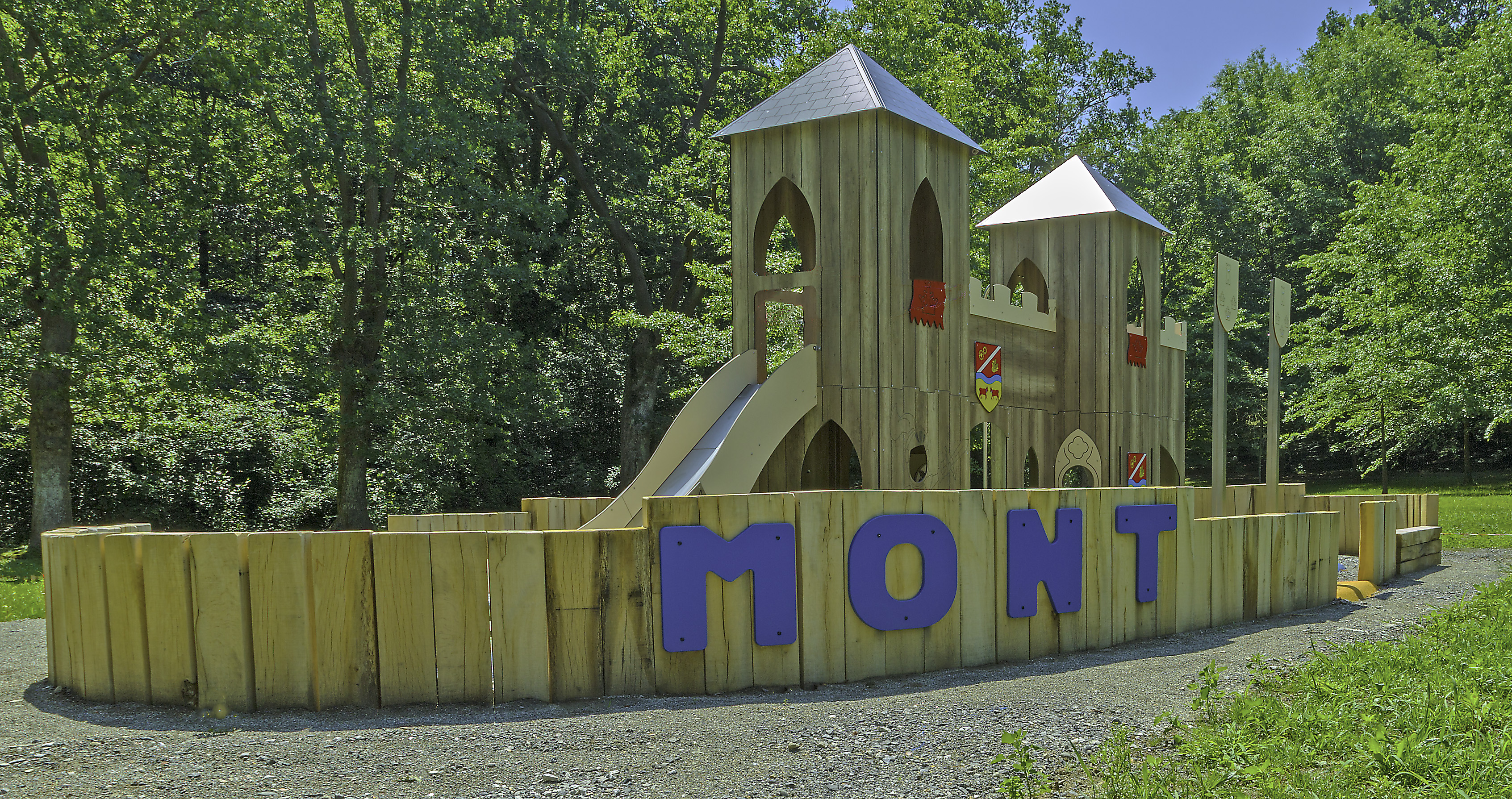 Aire de jeux pour enfants à Montaurous - OTI Pays de Fayence